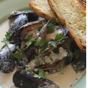 mussels_white_wine_sauce300x300