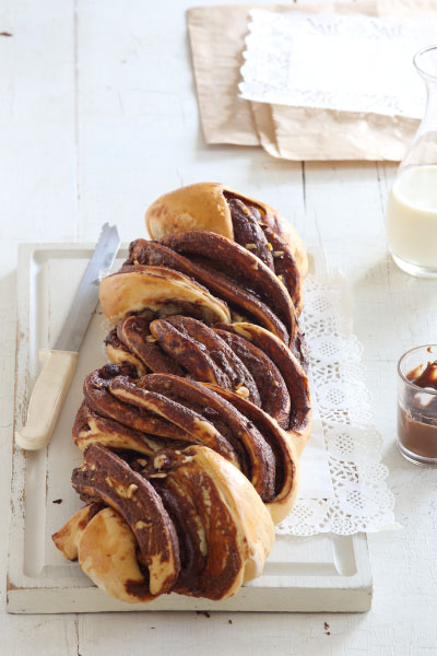 Bread Recipes - Chocolate hazelnut braided bread 