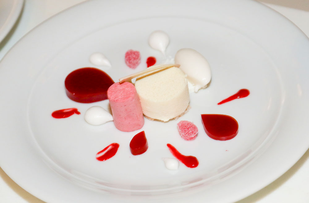 Hot-Kitchen-Dessert_Textured-Splash-of-Raspberry