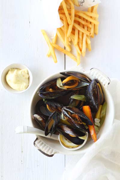 French-inspired food mussels en papilote