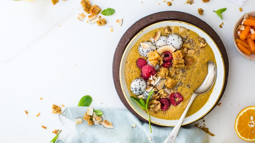 Carrot Cake Smoothie Bowl