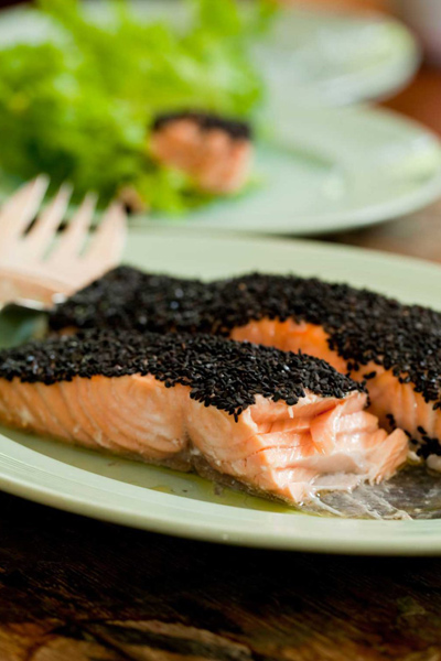 salmon recipes - oven-baked-salmon-rolled-in-black-sesame-seeds