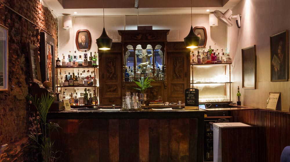 The-Gin-Bar-Interior-1x5