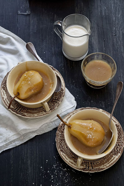 poached pears with caramel sauce poached pears with caramel sauce