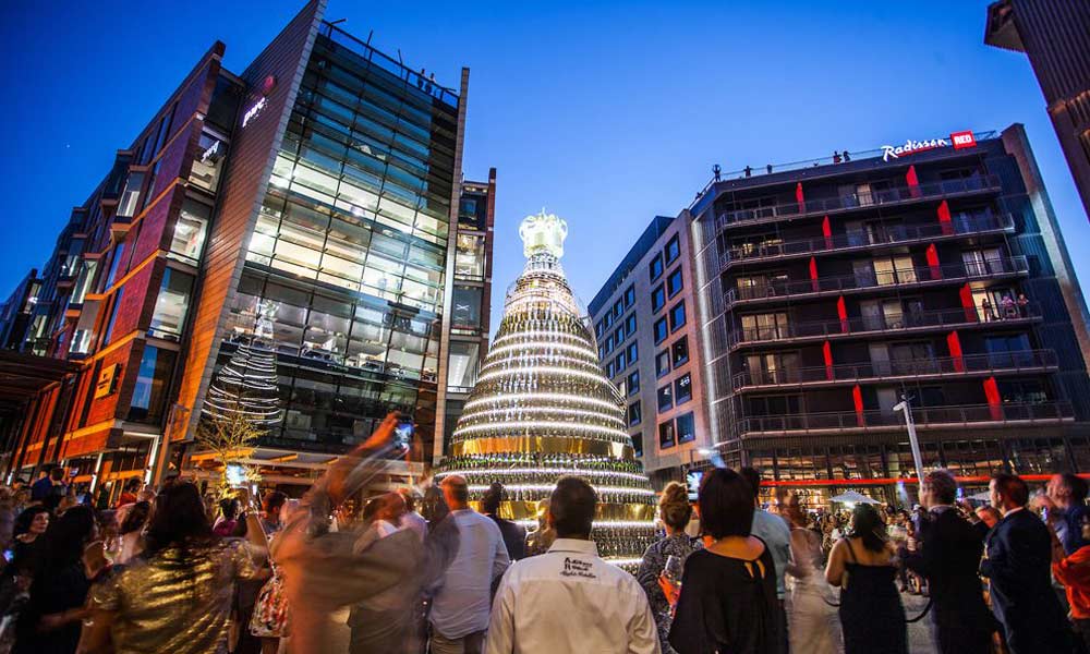 Moët & Chandon’s Golden Tree Lighting Ceremony