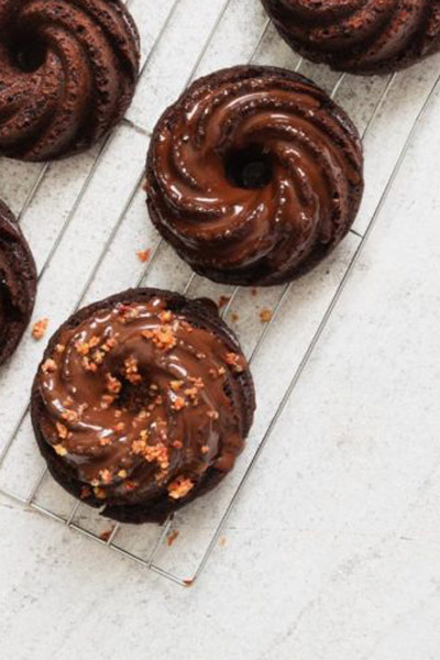 Coffee Choc Bundt Cakes with Ganache and Bacon Crumble Coffee Choc Bundt Cakes with Ganache and Bacon Crumble