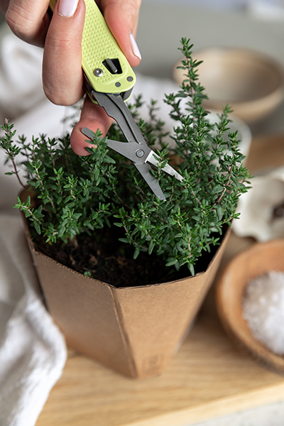 kitchen hacks Leatherman® FREE™ T4