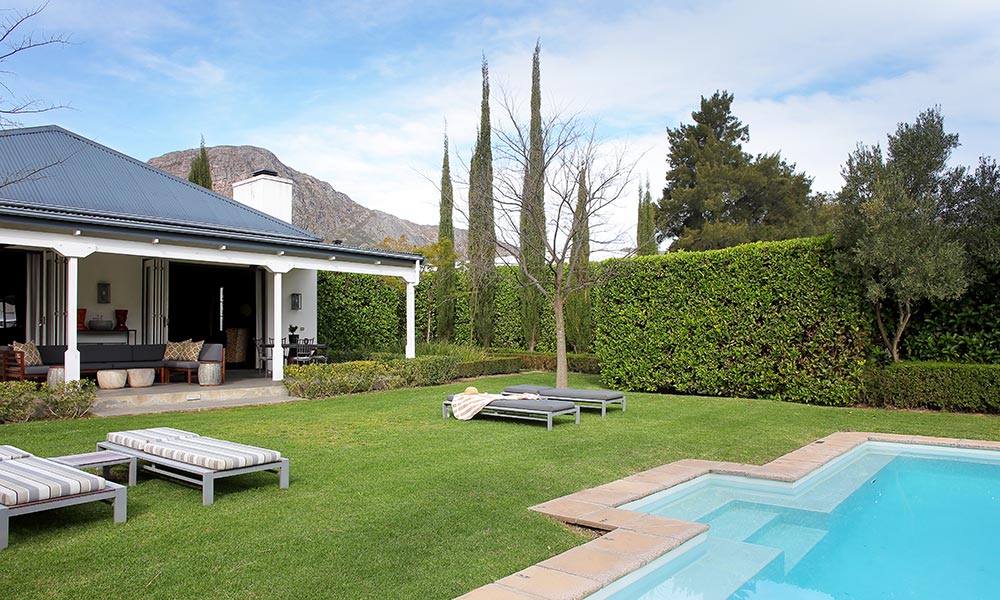 La-Cle-pool-view